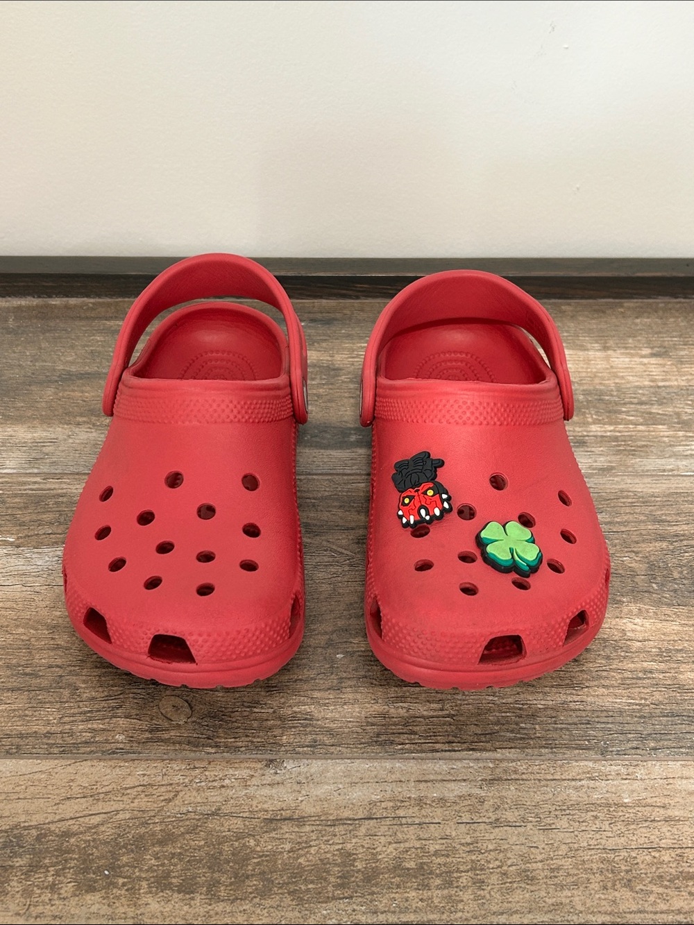 Crocs Kids J1 Red Clog water friendly slip on Sandals with Charms